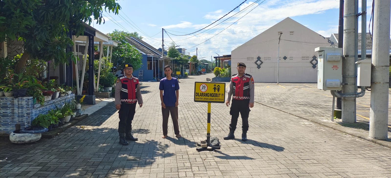Polres Bondowoso Patroli Pemukiman yang Di Tinggal mLMudik Lebaran