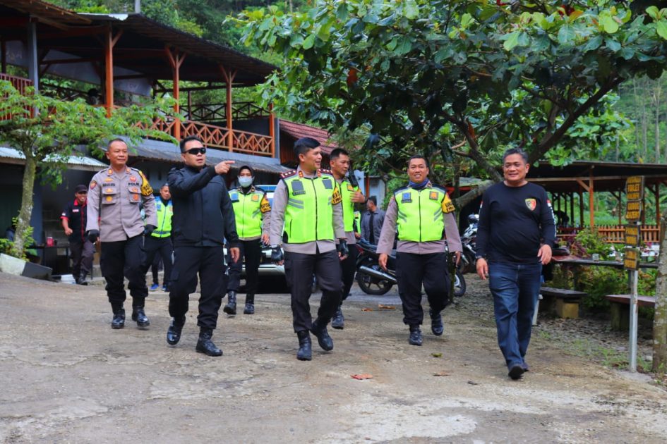 Patroli Harkamtibmas saat Libur Lebaran, Kapolres Pekalongan Bersama PJU Cek Tempat Wisata