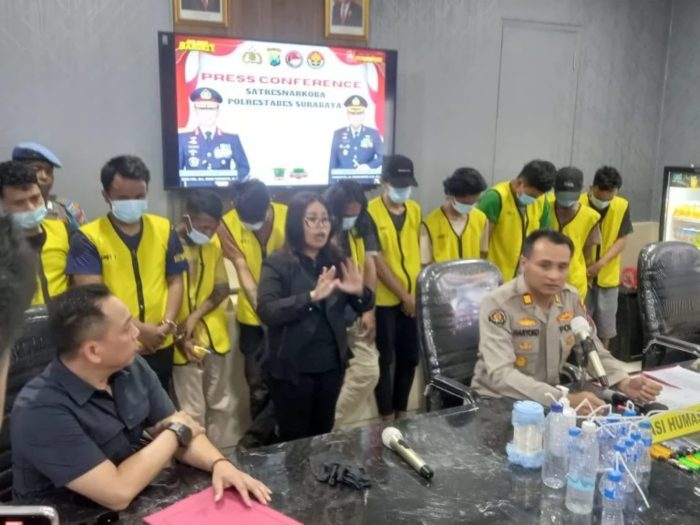 Peredaran Narkoba Kunti Surabaya Digrebek, Diamankan 11 Orang Pengguna Sabu