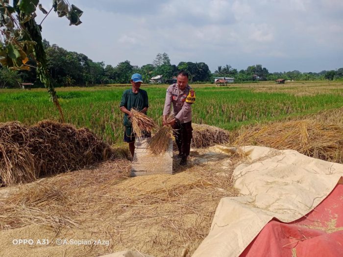 Bhabinkamtibmas Di Purwakarta Terus Berupaya Dekat Dengan Masyarakat