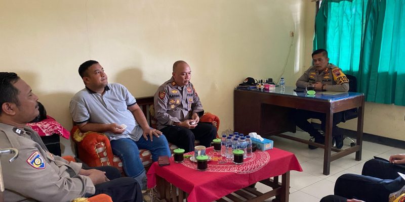Kapolres Pekalongan Kunjungi Polsek Talun dan Silaturahmi Bersama Forkompincam