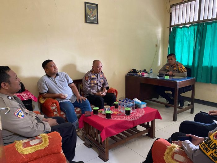 Kapolres Pekalongan Kunjungi Polsek Talun dan Silaturahmi Bersama Forkompincam