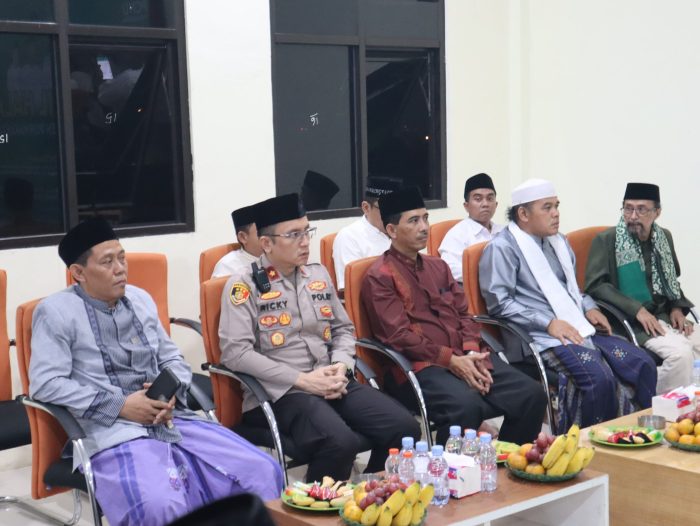 Sinergitas Ulama Dan Umaro, Kompol Ricky Ardipratama Hadiri Halal Bihalal PCNU Kabupaten Purwakarta