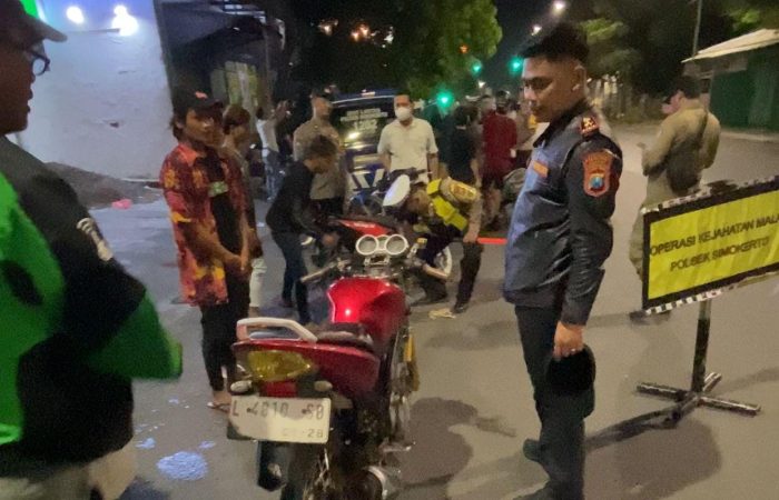 Kapolsek Simokerto Kompol M.Irfan Gelar Giat Operasi Malam Guna Antisipasi Penyakit Masyarakat