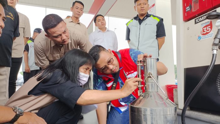 Bersama Pertamina  Polda Jatim Pastikan Pasokan BBM Dan Elpiji Di Jawa Timur Aman Selama Lebaran Idul Fitri