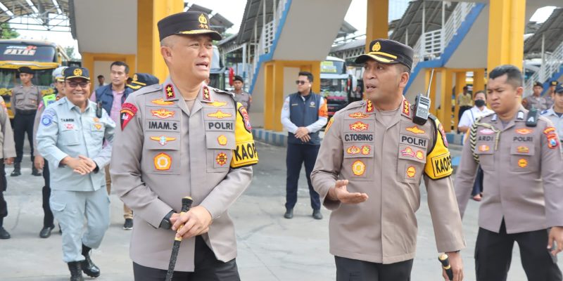 Kapolda Jatim Cek Kesiapan Pelayanan Mudik di Terminal Purabaya