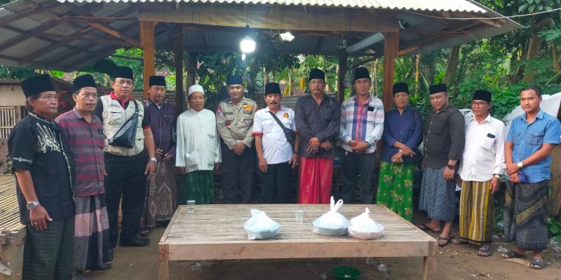 Ratusan Masyarakat Penuhi Haul Bujuk Rkh. Hasyim Bin Munir Abdurrahman di Desa Jambu Kec Burneh Bangkalan Madura