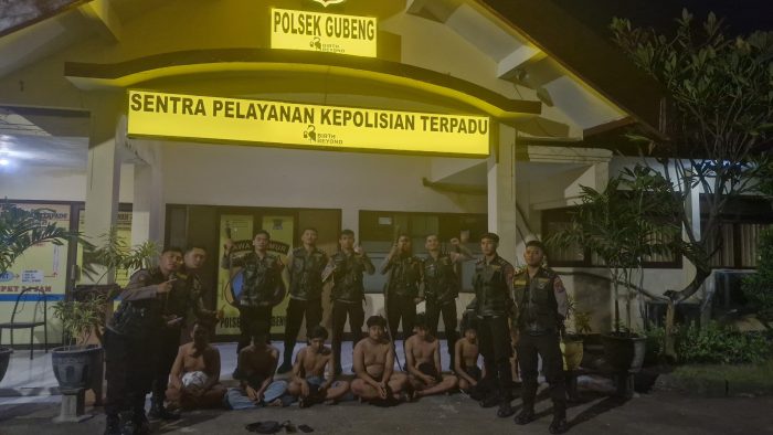 Respon Cepat Polrestabes Surabaya Mengamankan 6 Pemuda Bersajam Hendak Tawuran