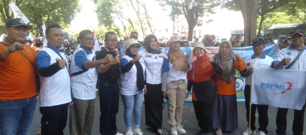 May Day, Bupati Mojokerto Melepas Keberangkatan Massa Aksi Buruh Dengan Kawalan Ketat Menuju Surabaya