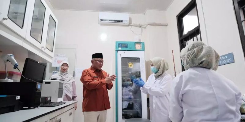 Wali Kota Dr. KH. Mohammad Idris MA. Resmikan Membuka Laboratorium Kesehatan Lingkungan di Labkesda Depok