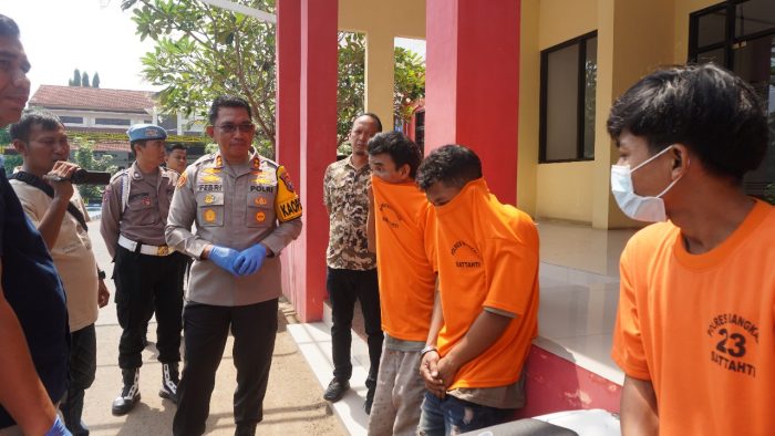 Modus Kenalan Lewat Aplikasi Kencan, Satreskrim Polres Bangkalan Bekuk 3 Pelaku Tipu Gelap