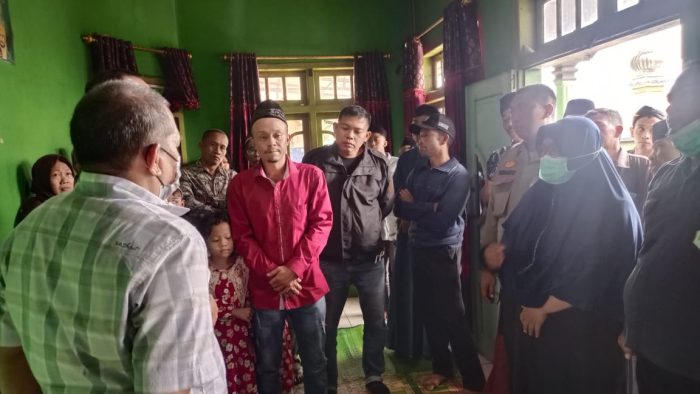 Jenazah Korban Tenggelam Danau Proyek Karawang Diserahkan ke Keluarga, Polsek Petungkriyono Lakukan Pendampingan