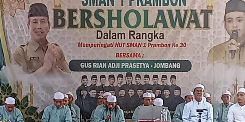SMAN 1 Prambon Bersholawat Peringati HUT Ke 30