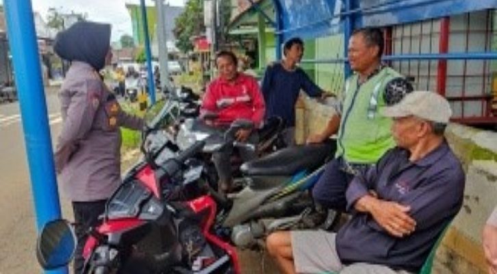 Sat Binmas Polres Pekalongan Berikan Penyuluhan Bahaya Narkoba Kepada Tukang Ojek