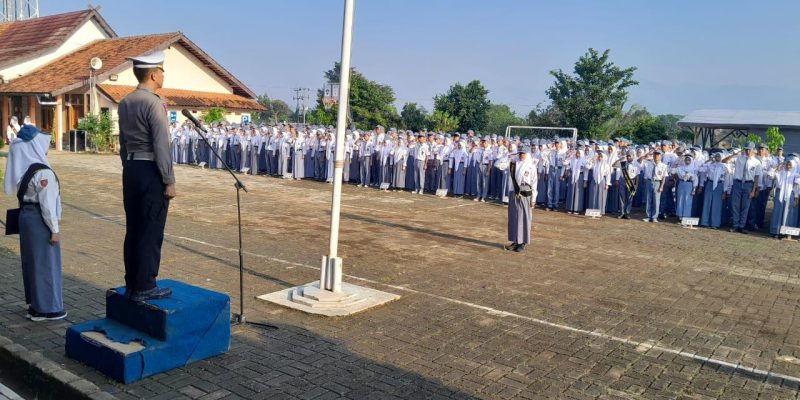 Satlantas Polres Purwakarta Lakukan Sosialisasi Police Go To School