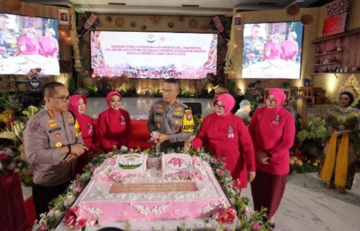Kapolda Jatim Apresiasi Kepedulian Yayasan Kemala Bhayangkari Mencerdaskan Anak Bangsa