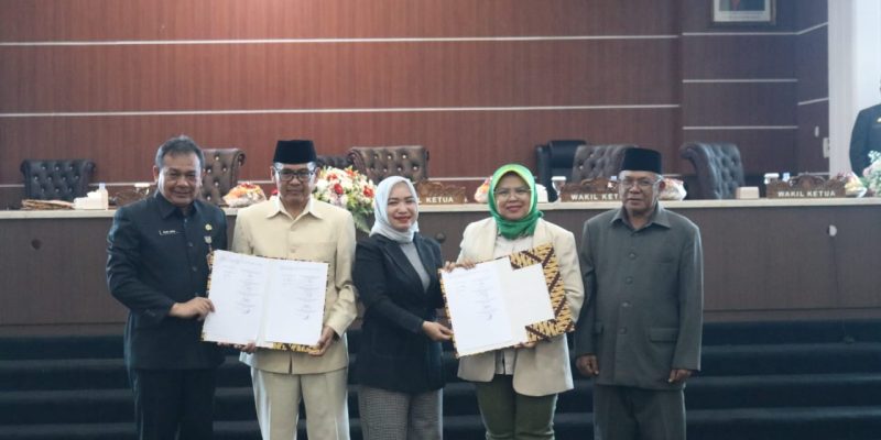 DPRD dan Pemkab Purwakarta Sepakat 3 Raperda Ditetapkan Jadi Perda pada Rapat Paripurna Tingkat II
