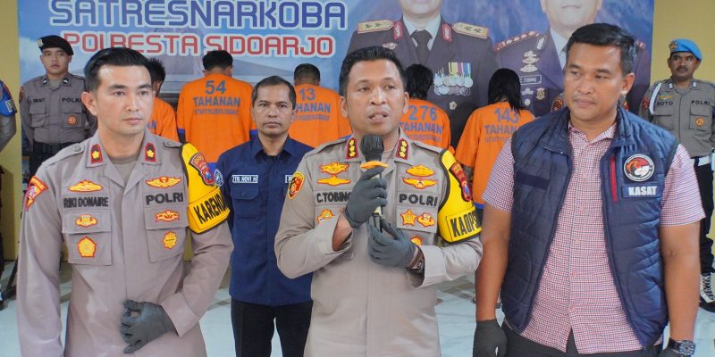 Polresta Sidoarjo Amankan Pasutri Diduga Pengedar Narkoba, Bukti Sabu 137,57 Gram Disita