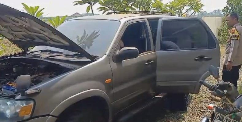 Terungkap Fakta Mobil Ford yang Terparkir Sejak Lebaran di Pinggir Jalan Bojong Pekalongan