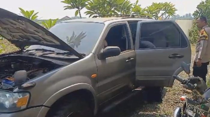 Terungkap Fakta Mobil Ford yang Terparkir Sejak Lebaran di Pinggir Jalan Bojong Pekalongan
