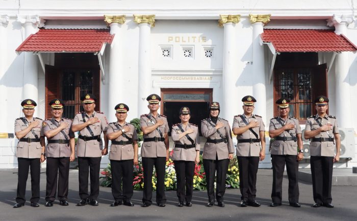 Kapolrestabes Surabaya Memimpin Pelantikan dan Serah Terima Jabatan