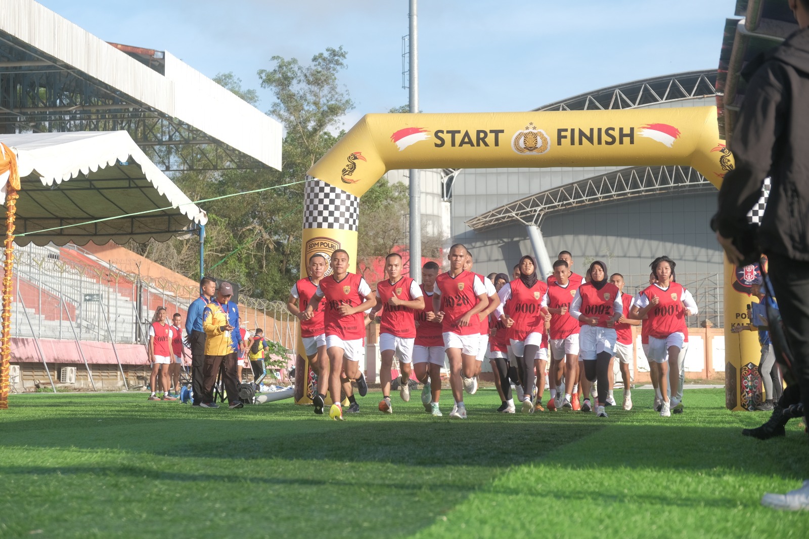 64 Peserta Seleksi Akpol 2024 Ikuti Tes Kesjas di Stadion Tuah Pahoe Palangka Raya