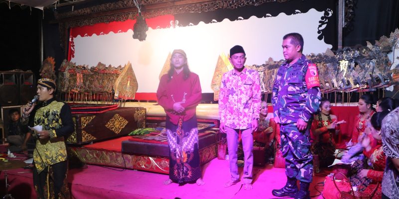 Ritual Metri Bumi Bersih Dusun Barek Warnai Bersih Desa, Di Desa Pumbangan