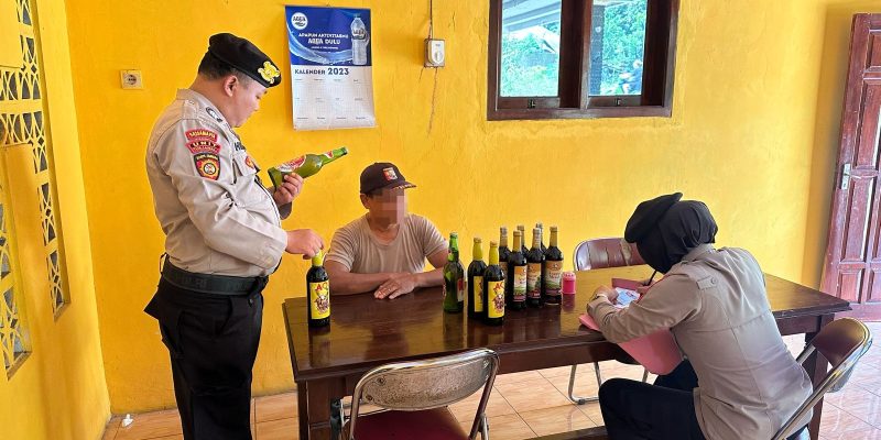 Gelar Kegiatan Kepolisian Yang Dioptimalkan, Polisi Amankan Puluhan Botol Miras