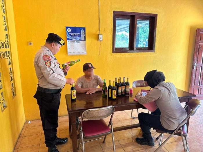 Gelar Kegiatan Kepolisian Yang Dioptimalkan, Polisi Amankan Puluhan Botol Miras