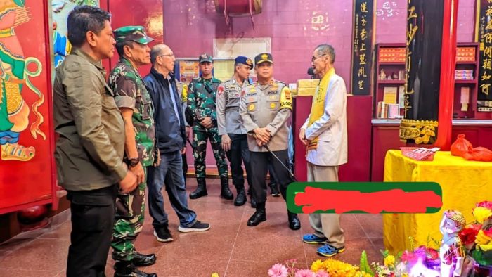 Kapolda Lampung Dan Jajaran Pantau Khidmatnya Perayaan Waisak 2024