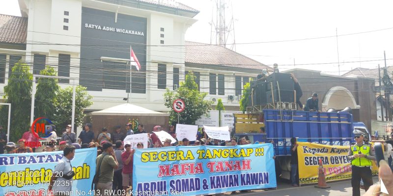 Demo Desak Tersangka Kasus Sengketa Tanah Depok, Ratusan Massa Geruduk Kejari Batang