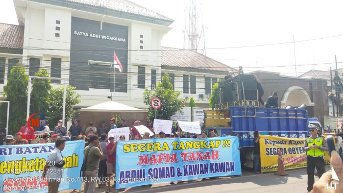 Demo Desak Tersangka Kasus Sengketa Tanah Depok, Ratusan Massa Geruduk Kejari Batang