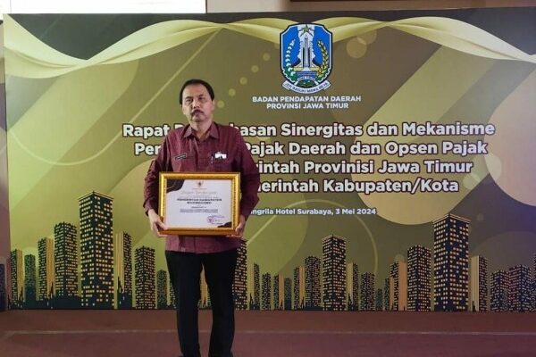 Raih Penghargaan, Pemkab Bojonegoro Peringkat 3 Kepatuhan Pembayaran Pajak Kendaraan Dinas