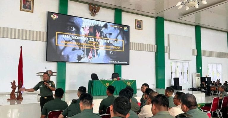Kumdam II/Sriwijaya Berikan Penyuluhan Hukum Kepada Prajurit, PNS Dan Anggota Persit Jajaran Korem 043/Garuda Hitam