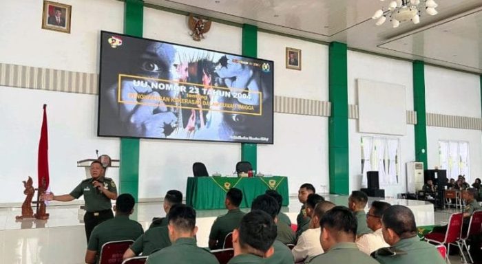 Kumdam II/Sriwijaya Berikan Penyuluhan Hukum Kepada Prajurit, PNS Dan Anggota Persit Jajaran Korem 043/Garuda Hitam