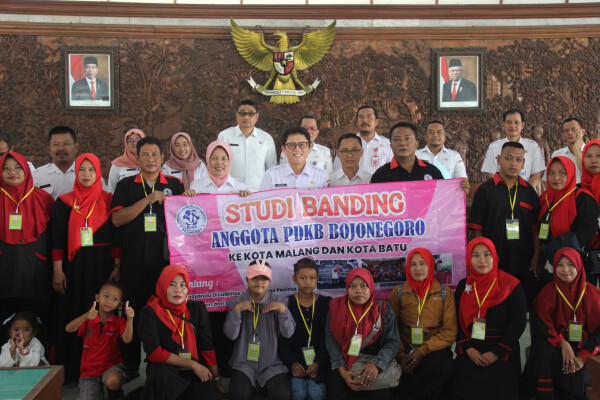 Dukung Penyandang Disabilitas, Pemkab Bojonegoro Berangkatkan PDKB Belajar Keterampilan di Malang