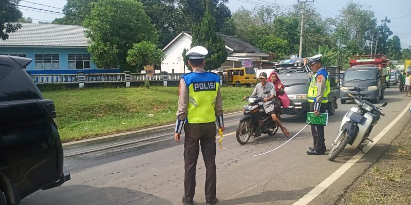 Satlantas Polres Musi Rawas Sigap Meluncur ke Lokasi Olah TKP Lakalantas Mobil Truck Tronton Vs Motor Honda Supra Fit