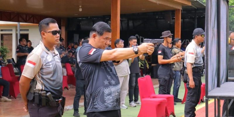Kapolda Lampung bersama Forkopimda Ikuti Lomba Menembak Eksekutif Dalam Hut Bhayangkara ke 78
