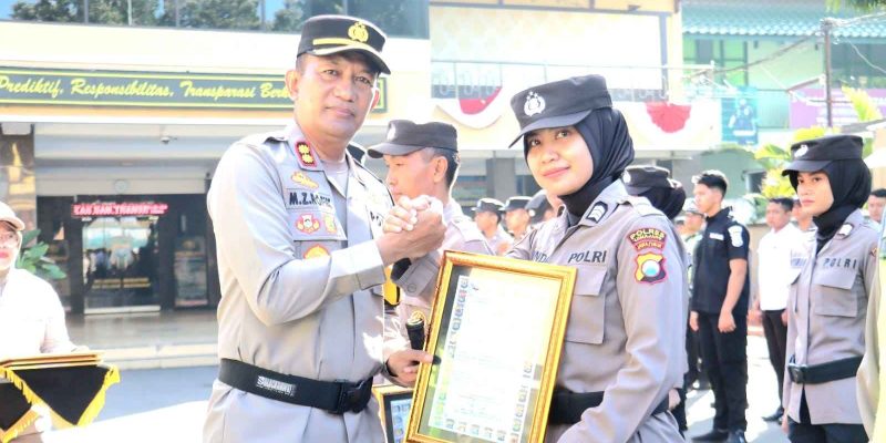 Raih Penghargaan, Dua Polwan Polres Lumajang Dinilai Berprestasi dan Berdedikasi