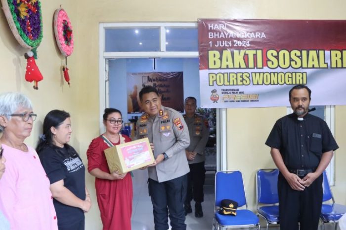Polres Wonogiri Gelar Bakti Religi dan Bakti Sosial Dalam Rangka Hari Bhayangkara ke-78