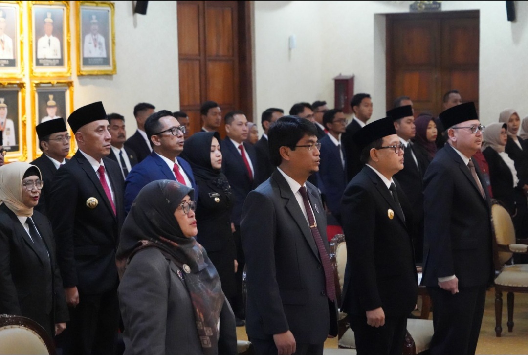 Bupati Ikfina Hadiri Pengukuhan Kepala Kanreg II BKN Surabaya