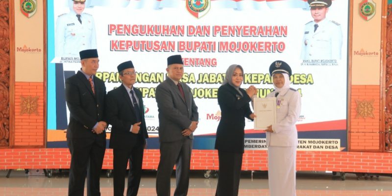 Bupati Ikfina Kukuhkan Perpanjangan Masa Jabatan 299 Kepala Desa Se-Kabupaten Mojokerto