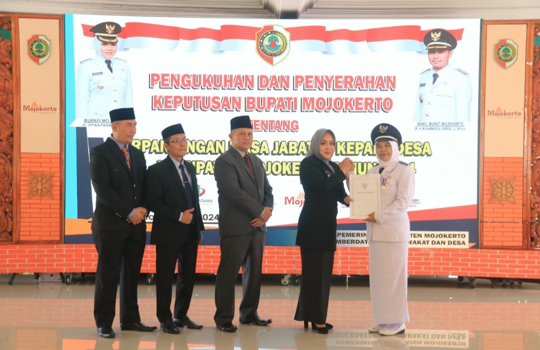 Bupati Ikfina Kukuhkan Perpanjangan Masa Jabatan 299 Kepala Desa Se-Kabupaten Mojokerto