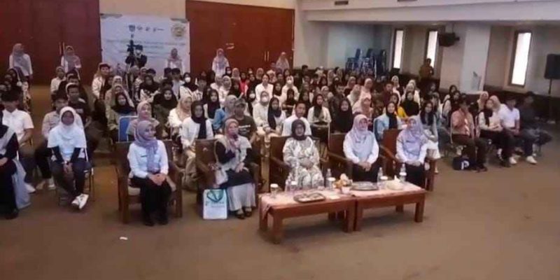 130 Sekolah SMP-SMA/SMK Depok Pembentukan forum Anak Kota Depok Di Ruang Serbaguna LT. 10  Balaika Dia Depok Jawa Barat.