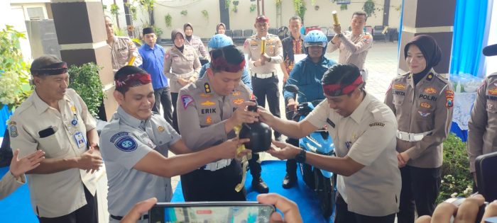 Wujudkan Layanan Prima, Samsat Surabaya Utara Permudah Bayar Wajib Pajak Bisa Bayar Di Kelurahan