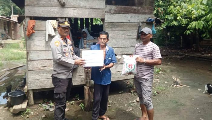 Hari Bhayangkara ke -78, Polsek Nurussalam Beri Bantuan Sembako Kepada Warga Lingkar Tambang