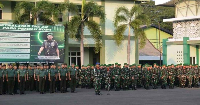 Upacara Bulanan, Pangdam II/Swj Ajak Prajurit Korem 043/Gatam Kobarkan Semangat Nasionalisme