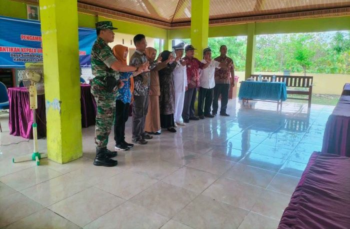 Pengambilan Sumpah dan Pelantikan Kaur Perencanaan Desa Sumberagung