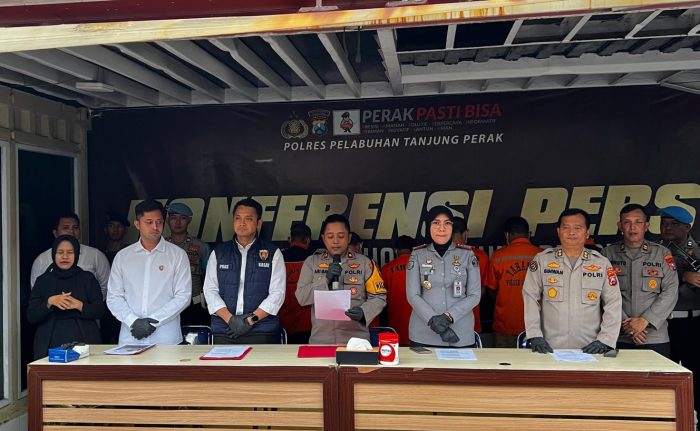 Polres Tanjung Perak Tetapkan 18 Orang Sebagai Tersangka Dalam Kasus Pengrusakan Dan Melawan Petugas