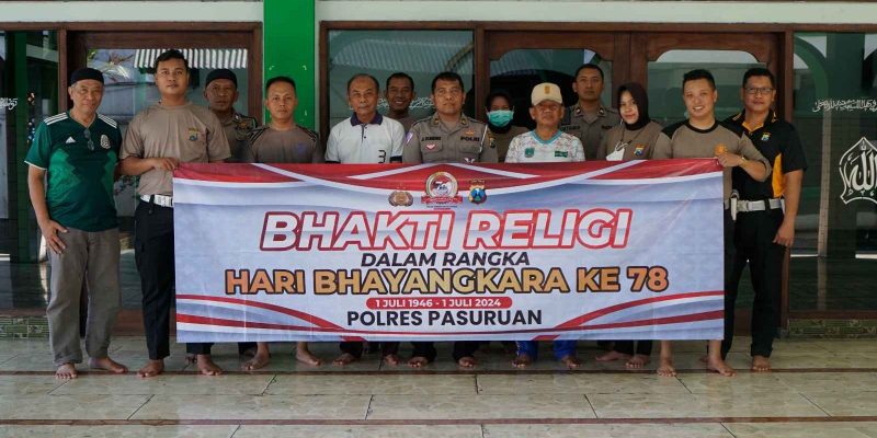 Satlantas Polres Pasuruan Gelar Bakti Religi Dalam Rangka Hari Bhayangkara Ke-78